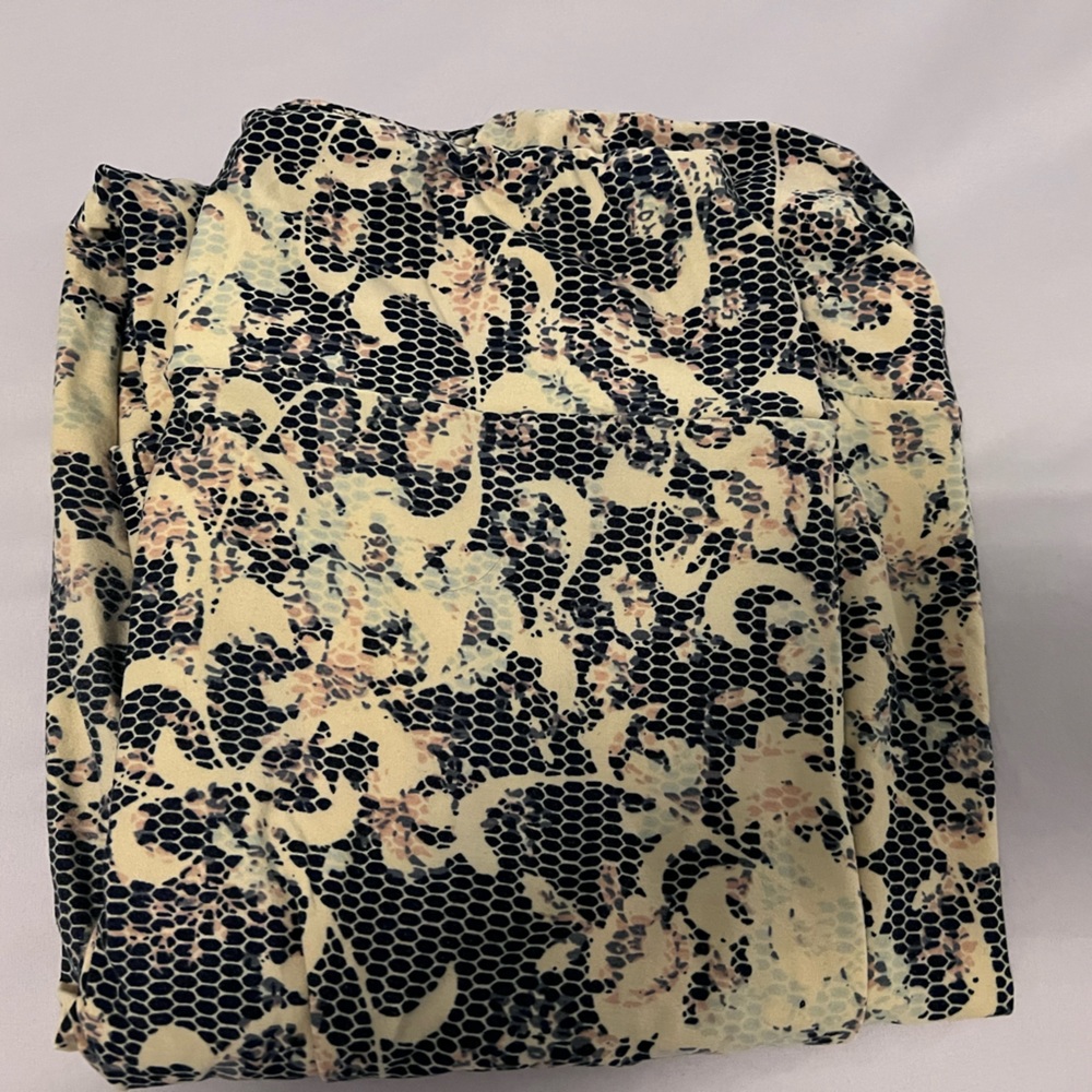 Lula Roe TC leggings, never worn.
